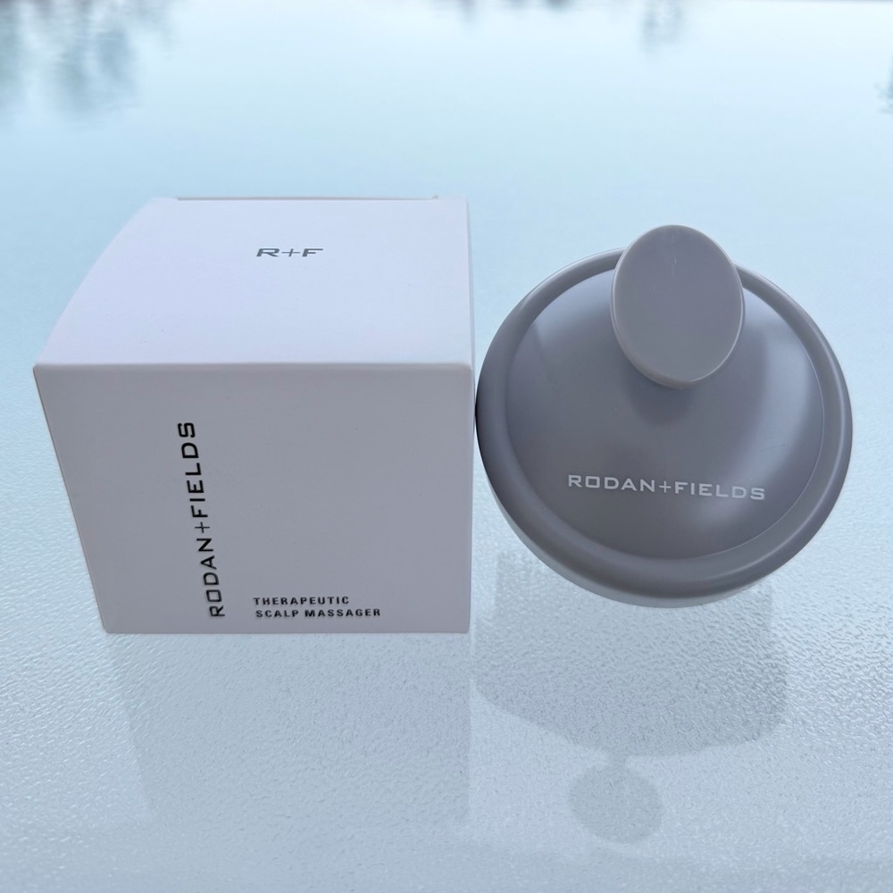 Rodan + Fields Therapeutic Scalp Massager - Picture 2 of 5